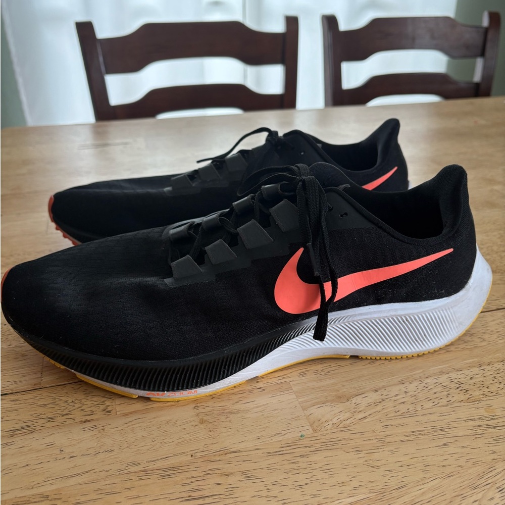 Nike Men's Air Zoom Pegasus 37